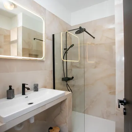 Palmove Renovated Meneou House Feriehus *