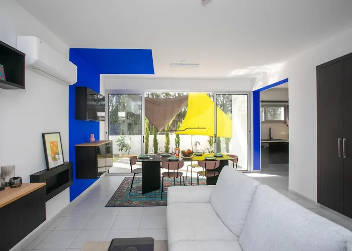 Palmove Renovated Meneou House ラルナカ