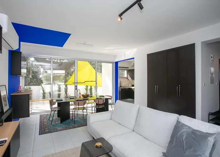 別荘 Palmove Renovated Meneou House