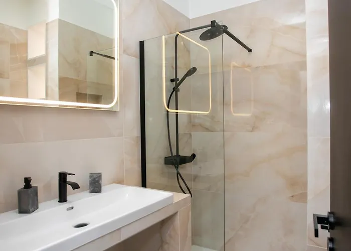 Palmove Renovated Meneou House 別荘 *