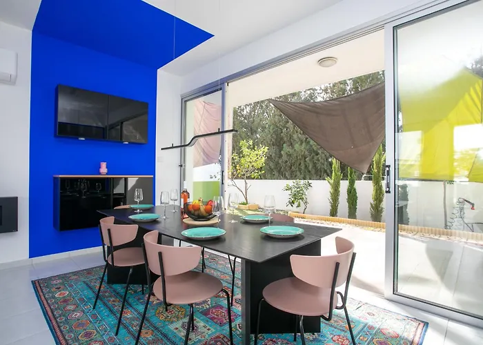 別荘 Palmove Renovated Meneou House ラルナカ