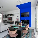 Palmove Renovated Meneou House בית נופש *