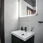 Palmove Renovated Meneou House בית נופש