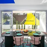 בית נופש Palmove Renovated Meneou House *